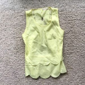 Yellow scalap rounded edges shirt